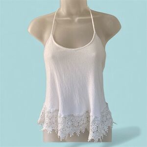 Full Tilt White Crop Linen style fabric top with lace border Medium